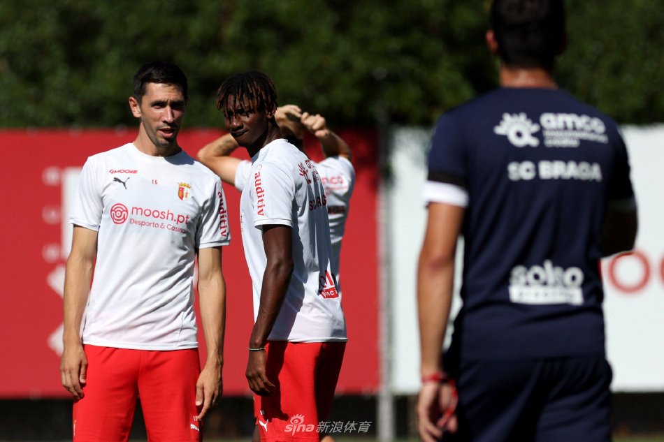 员和教练团 员和教练团